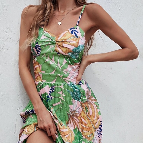 Elegant Tropical Long Pleated Dress NWT - Picture 4 of 5